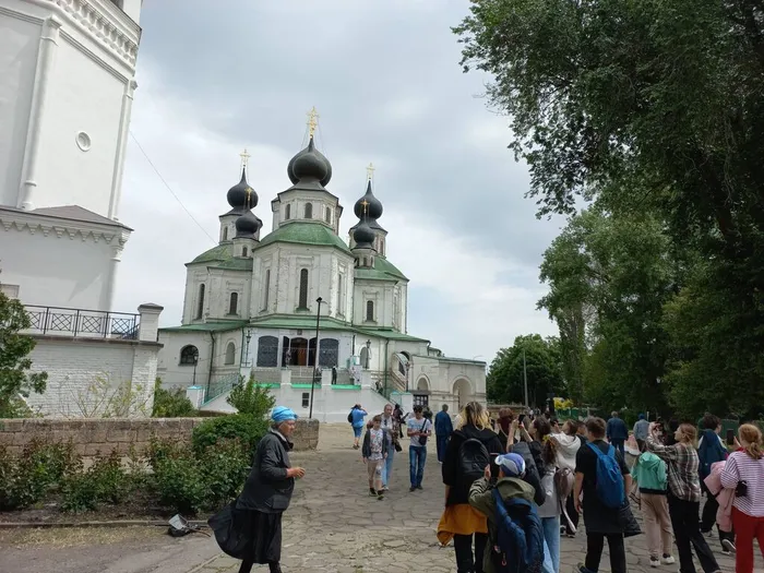 площадь перед Воскресенским войсковым собором